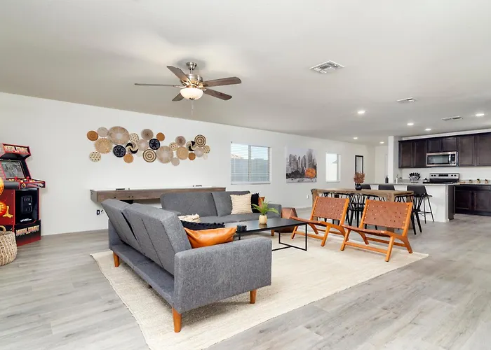 *family Oasis*shuffleboard*backyard*arcade*garage* Casa Grande